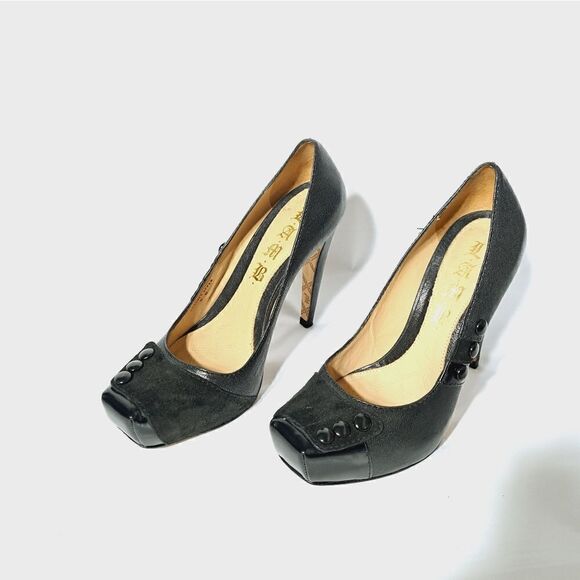 L.A.M.B   - Picture 1 of 8